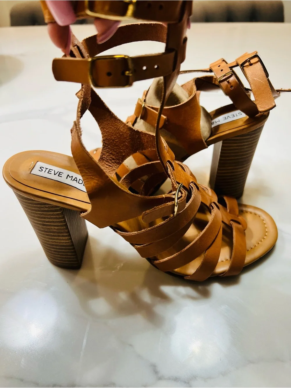 New Steve Madden Leather Tan Strappy Block Heel Sandals. Size 9